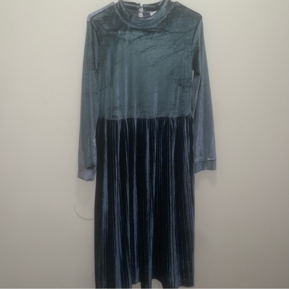 Hayden Velvet Long Sleeve Dress in Teal and Navy
